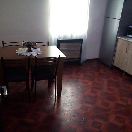 Частный Квартира Apartment บาทูมิ ภายนอก รูปภาพ